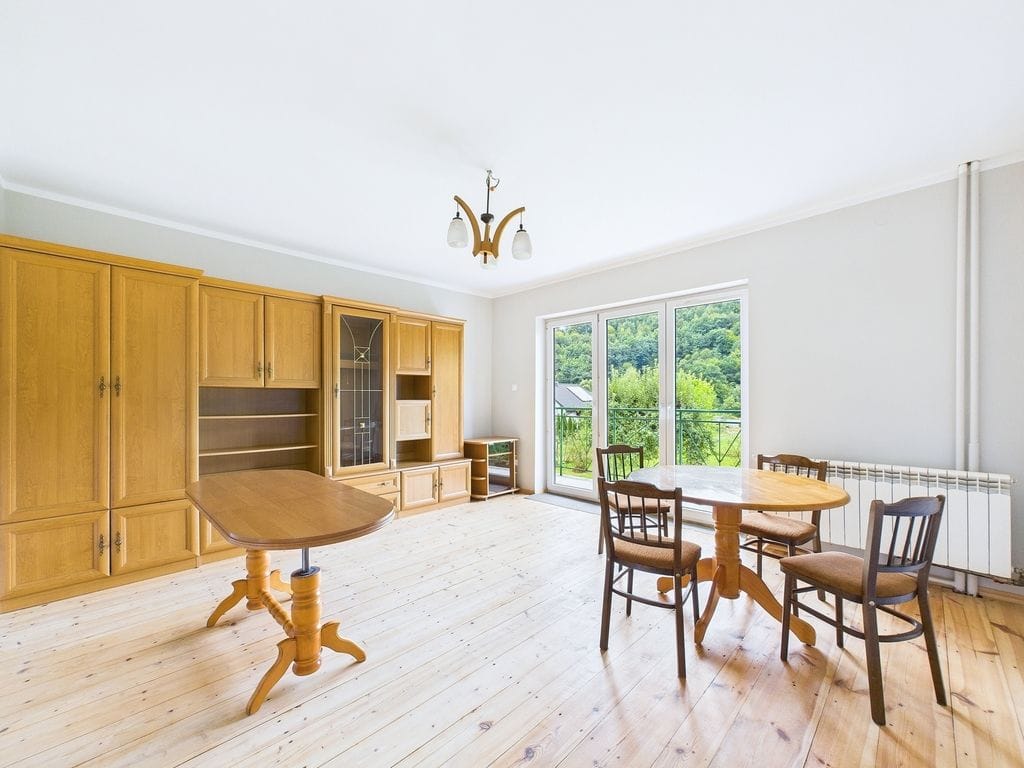 Dom 6 pokojowe na Sprzedaż