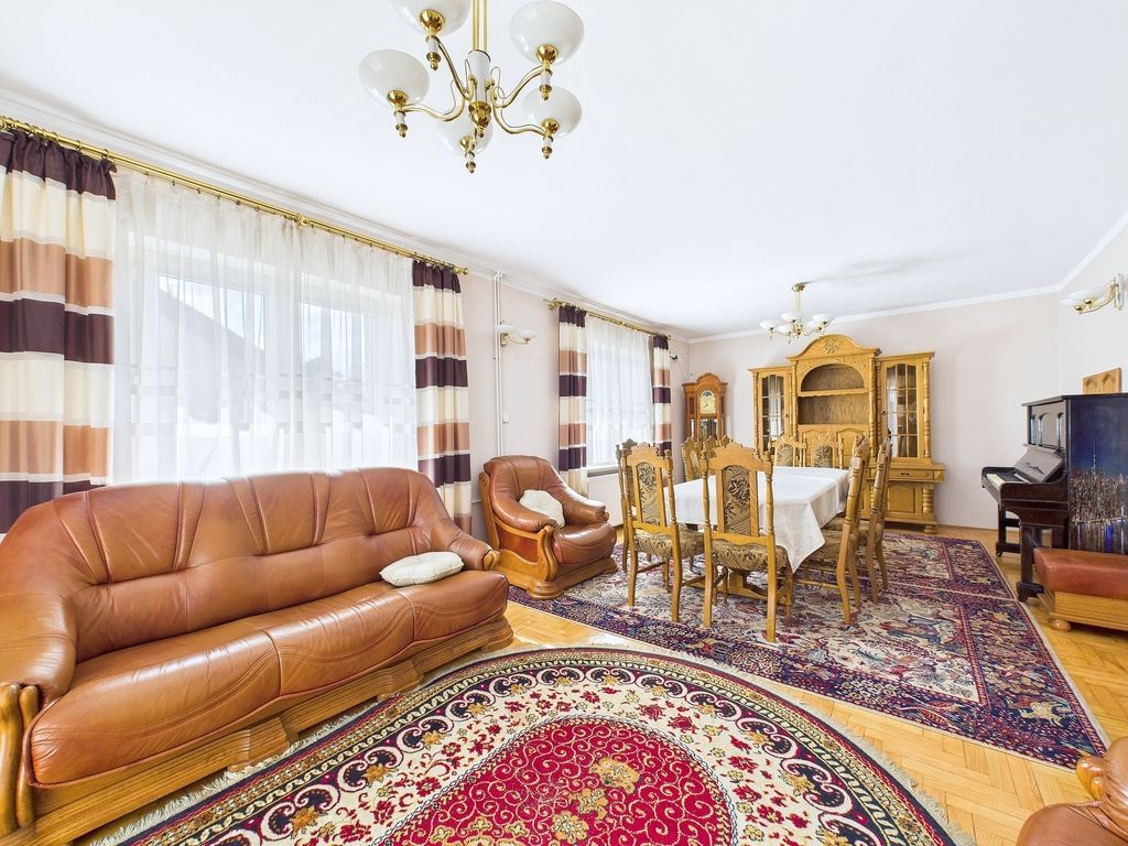 Dom 7 pokojowe na Sprzedaż