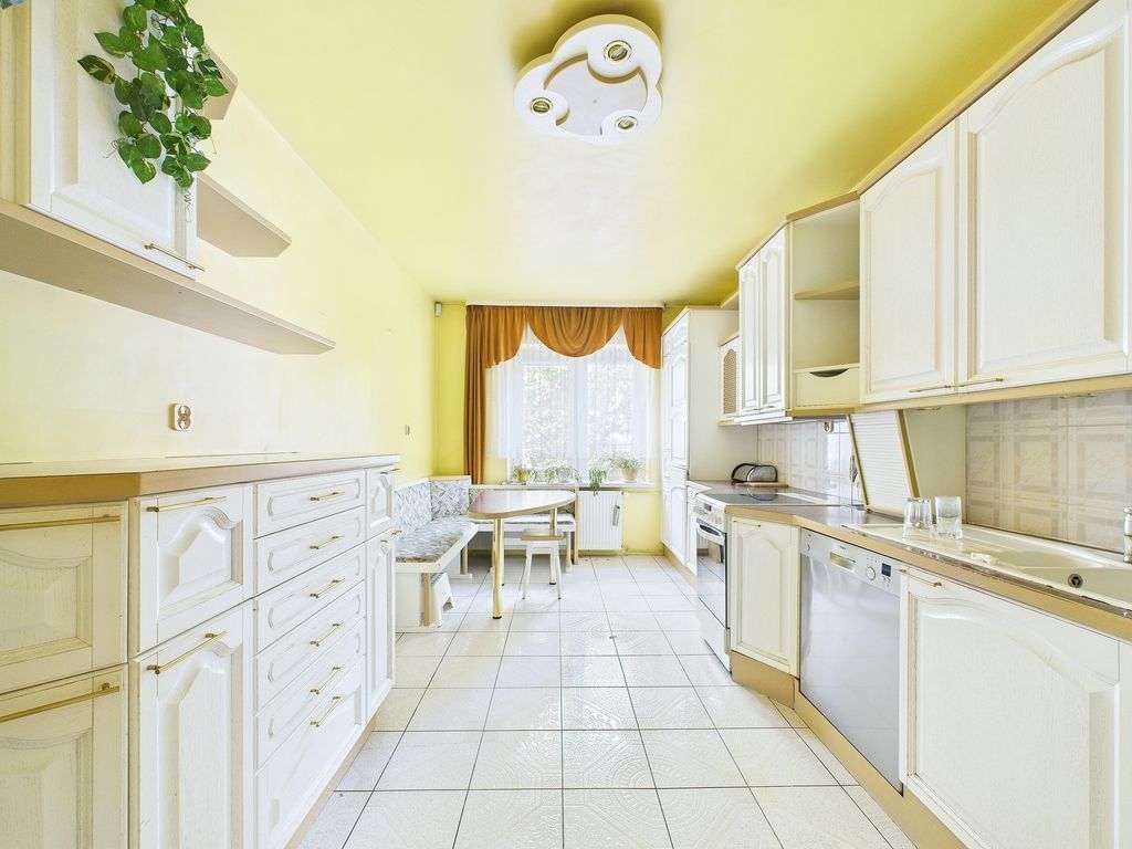 Dom 7 pokojowe na Sprzedaż