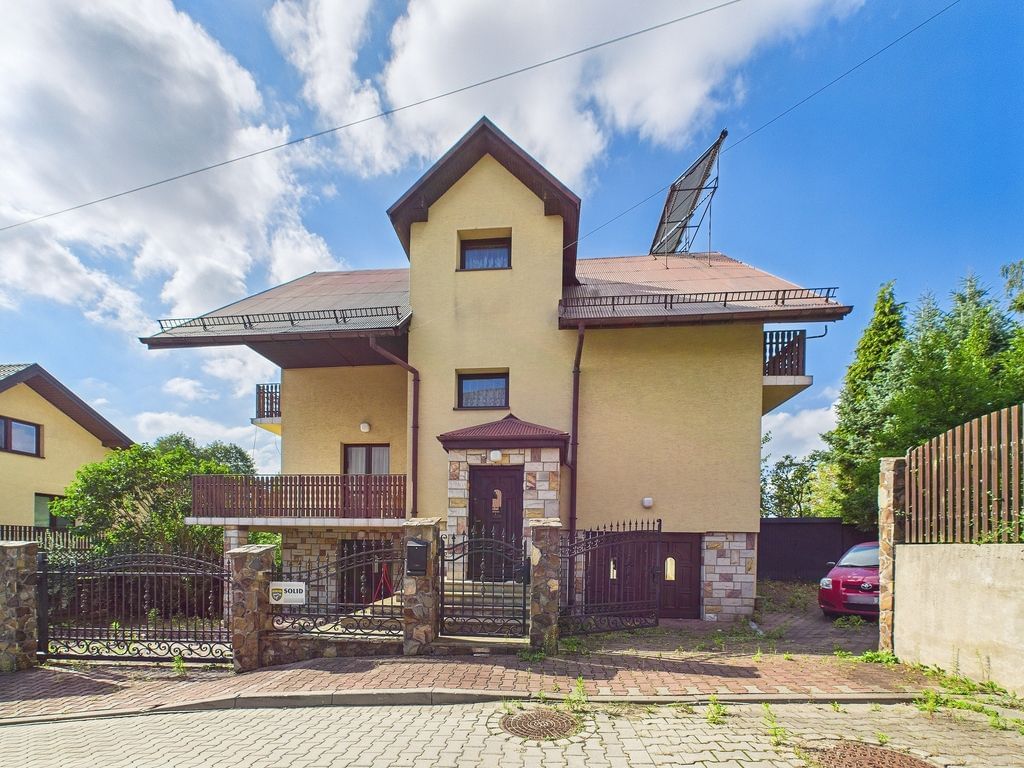 Dom 7 pokojowe na Sprzedaż