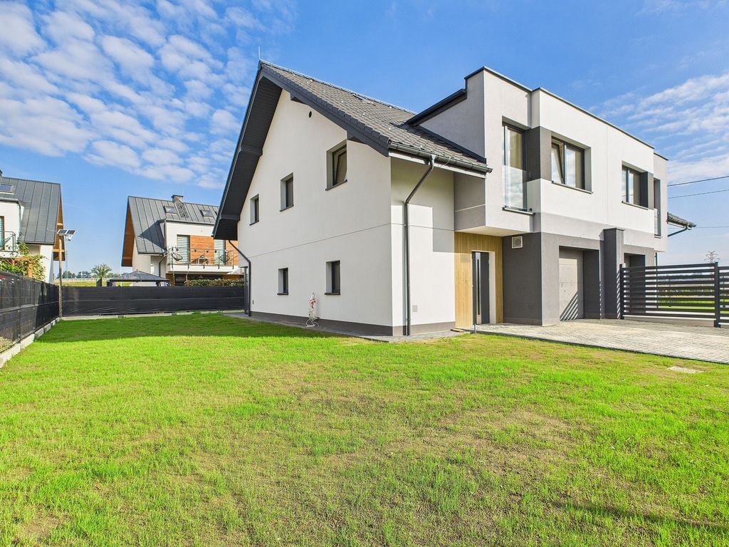 Dom 5 pokojowe na Sprzedaż