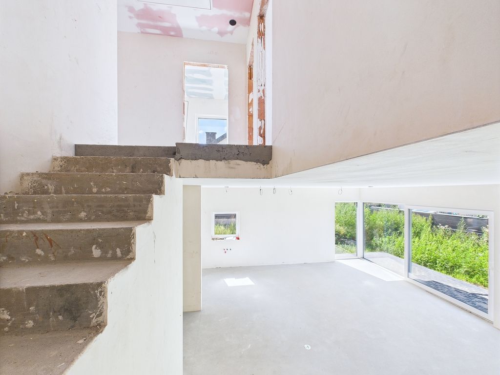 Dom 5 pokojowe na Sprzedaż