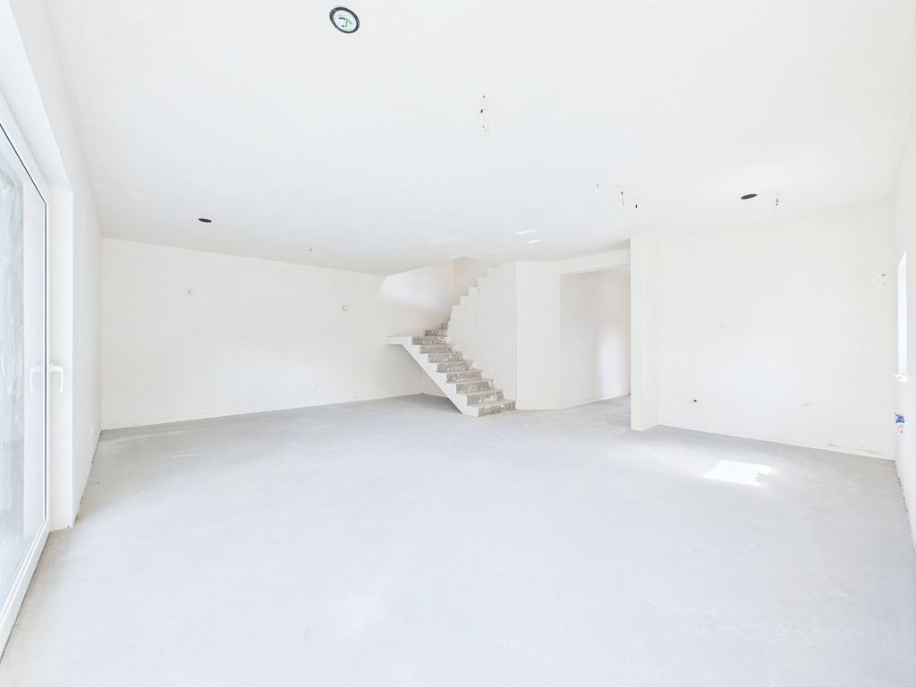 Dom 5 pokojowe na Sprzedaż