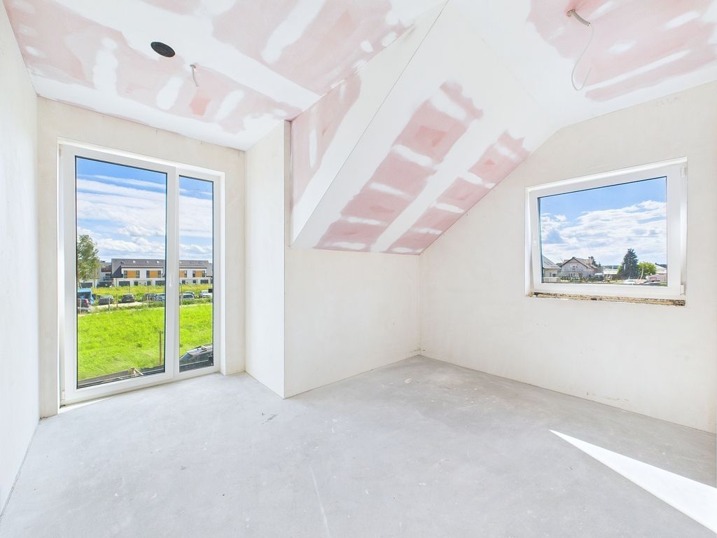 Dom 5 pokojowe na Sprzedaż