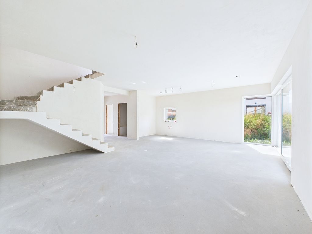 Dom 5 pokojowe na Sprzedaż