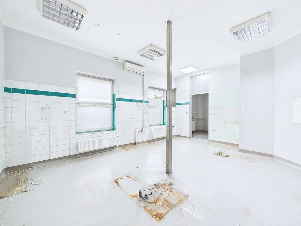 Lokal użytkowy  pokojowe na Sprzedaż