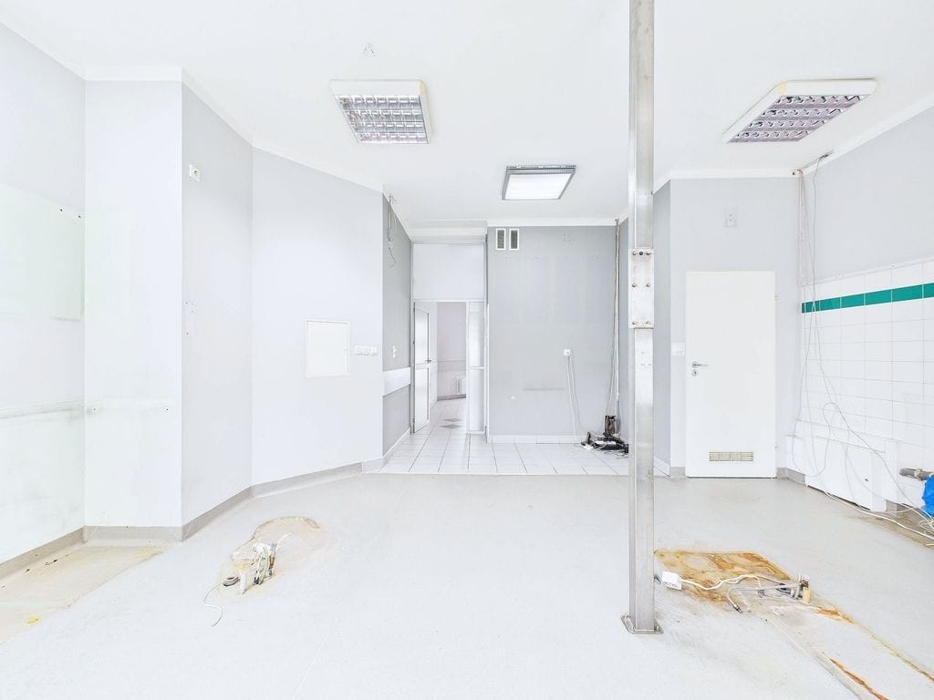 Lokal użytkowy  pokojowe na Sprzedaż