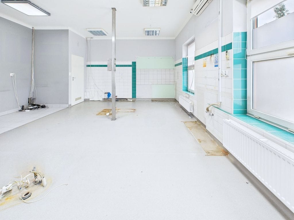 Lokal użytkowy  pokojowe na Sprzedaż