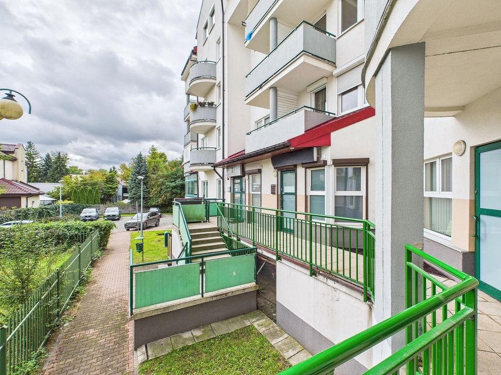 Lokal użytkowy  pokojowe na Sprzedaż