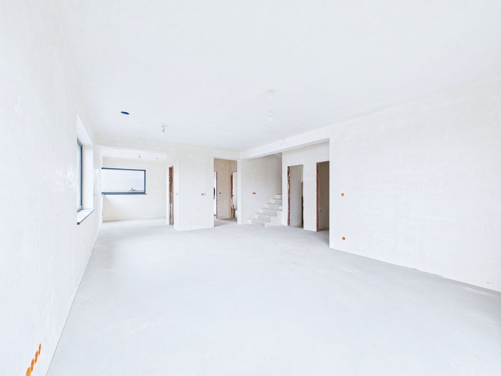 Dom 5 pokojowe na Sprzedaż