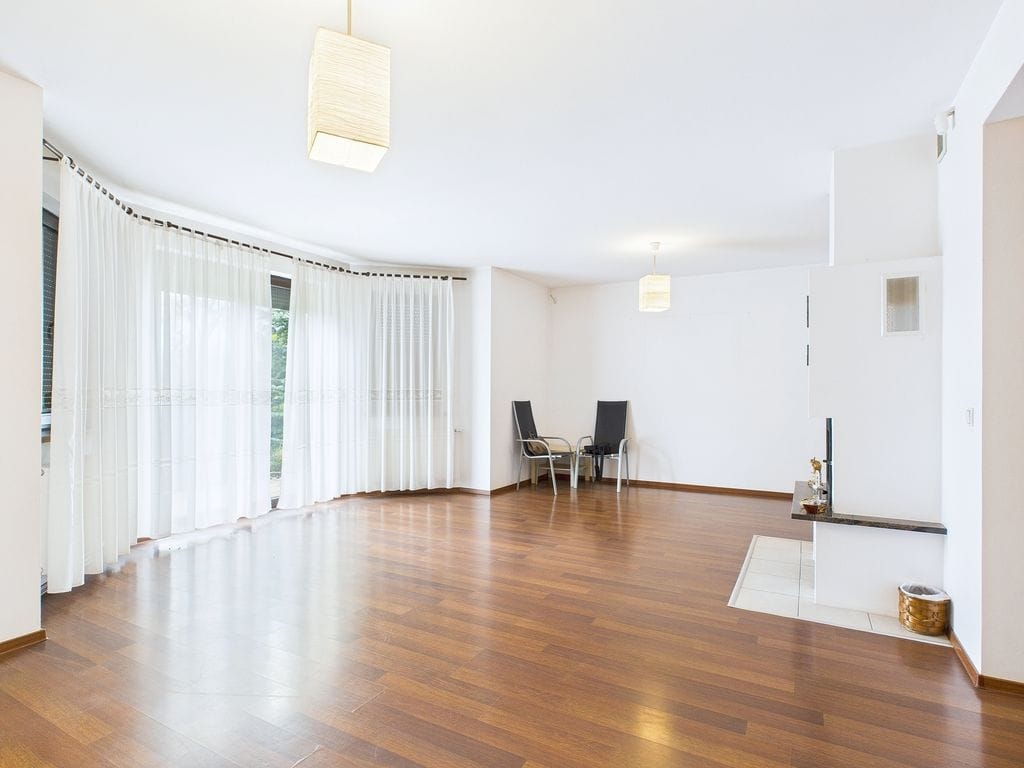 Dom 5 pokojowe na Sprzedaż