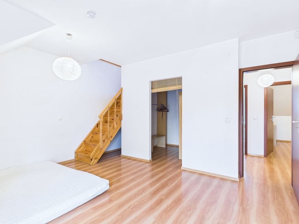 Dom 5 pokojowe na Sprzedaż