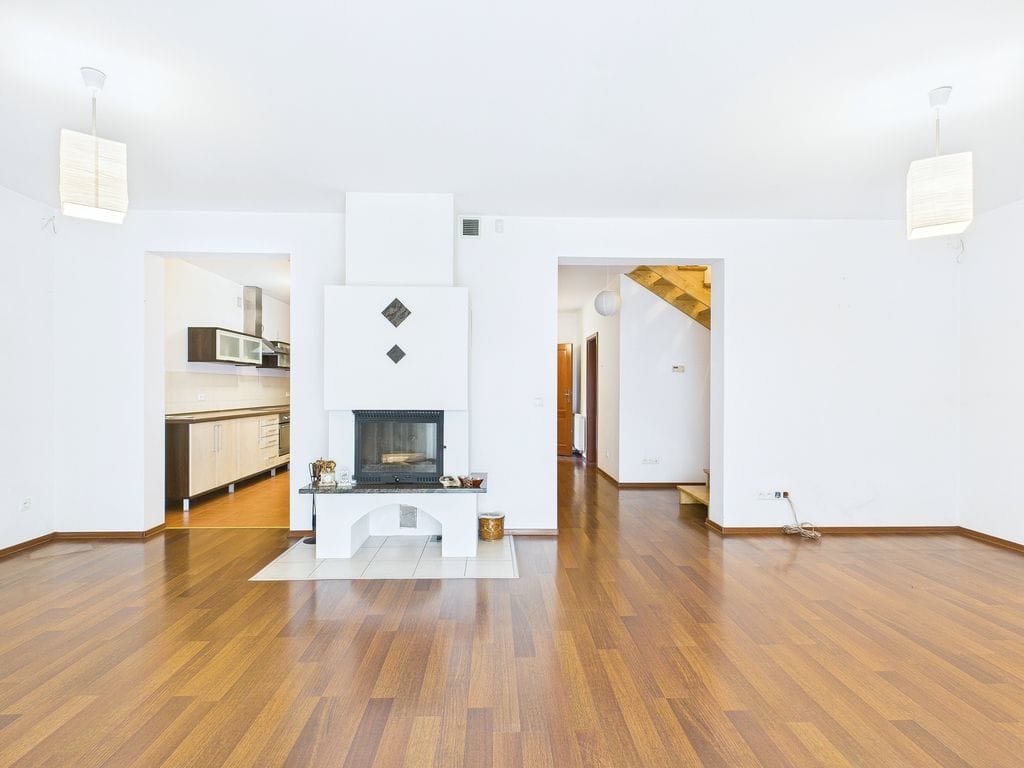 Dom 5 pokojowe na Sprzedaż