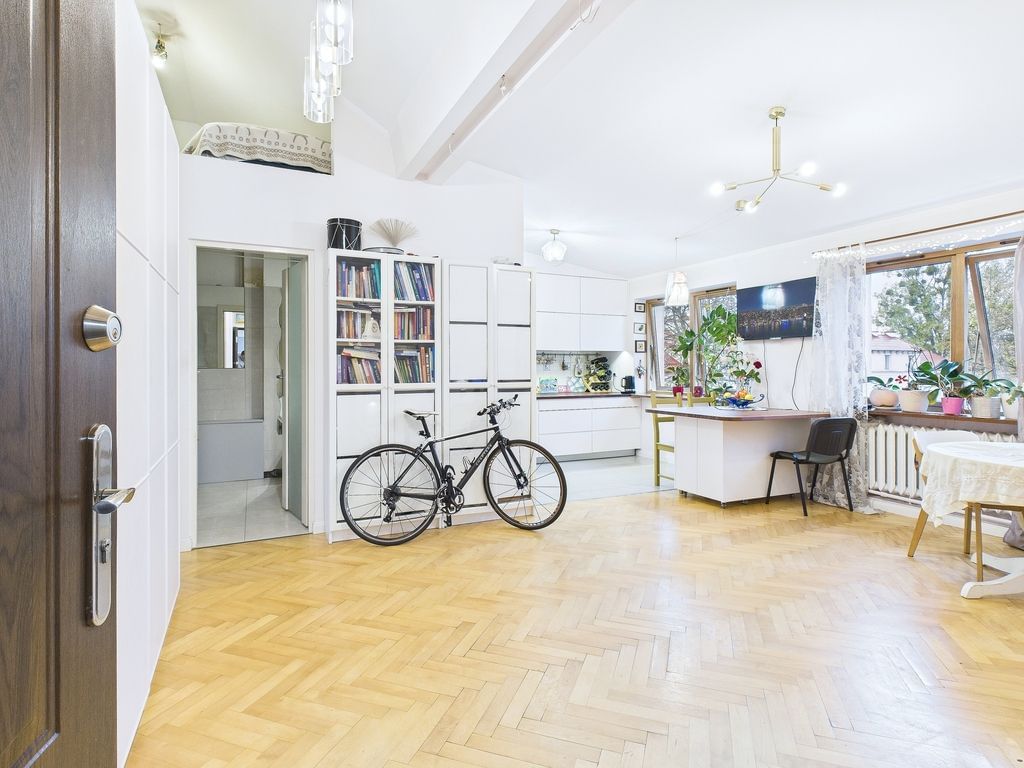 Mieszkanie 4 pokojowe na Sprzedaż