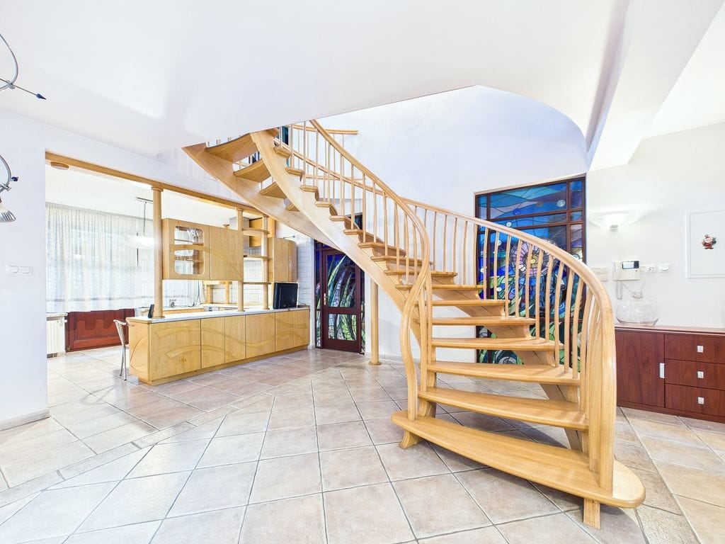 Dom 6 pokojowe na Sprzedaż