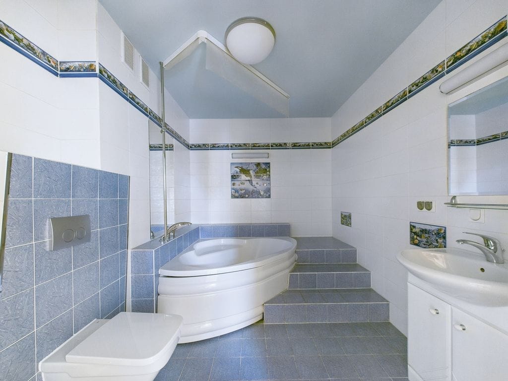 Dom 6 pokojowe na Sprzedaż