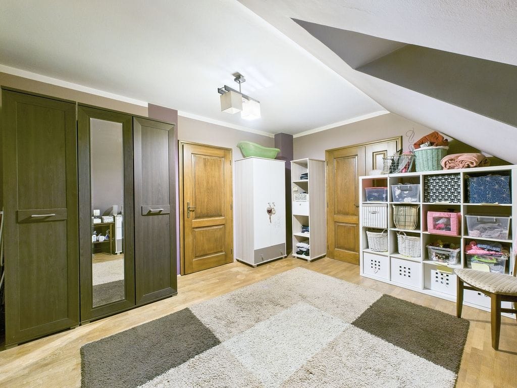 Dom 9 pokojowe na Sprzedaż