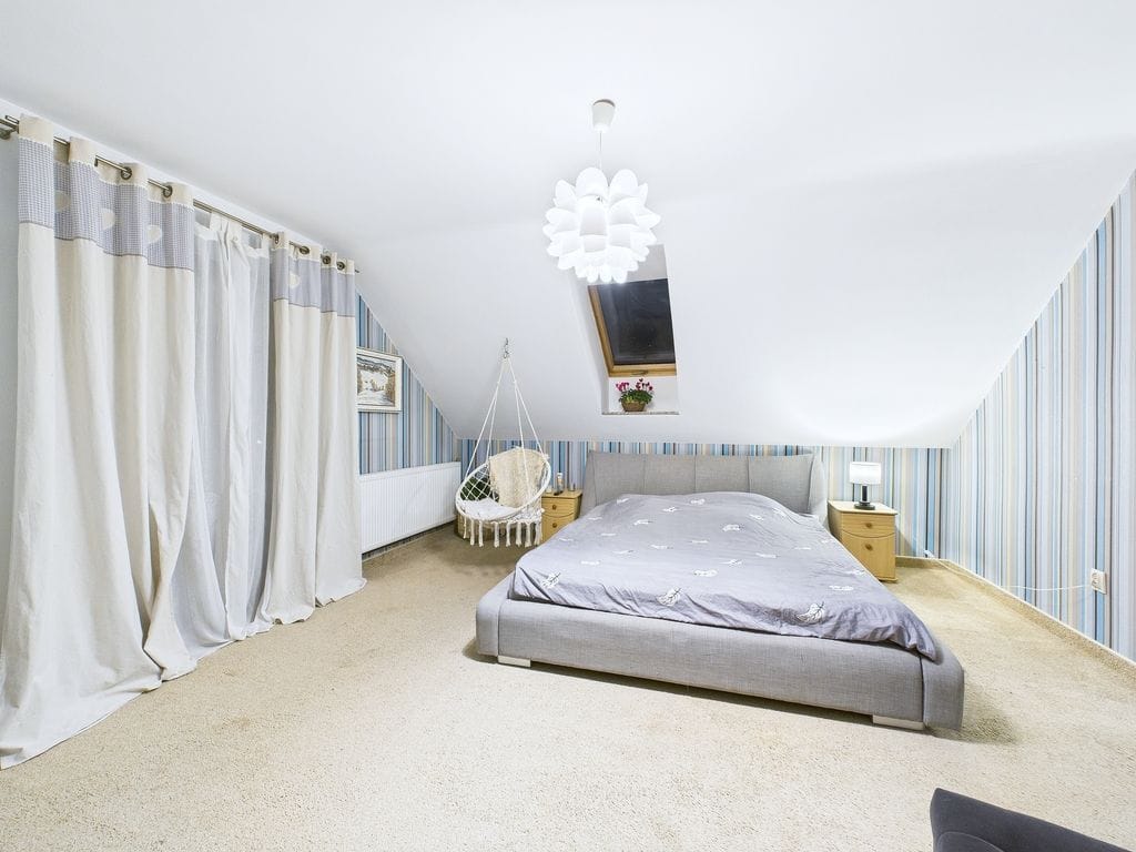 Dom 9 pokojowe na Sprzedaż