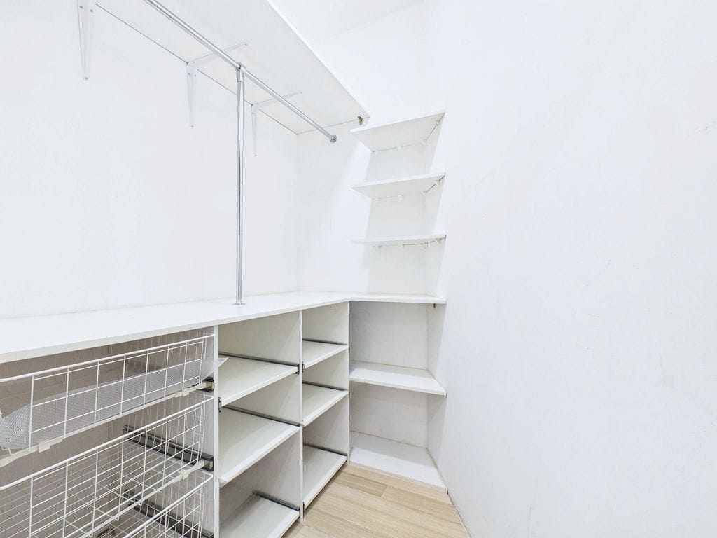 Mieszkanie 4 pokojowe na Sprzedaż