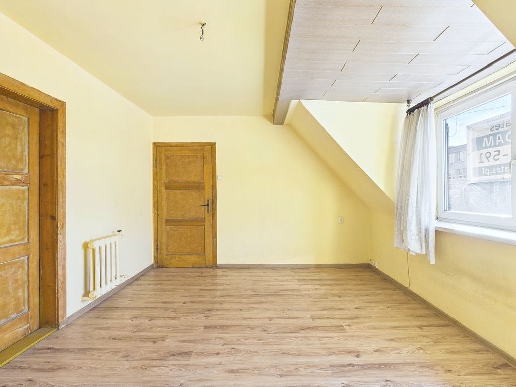 Dom 5 pokojowe na Sprzedaż