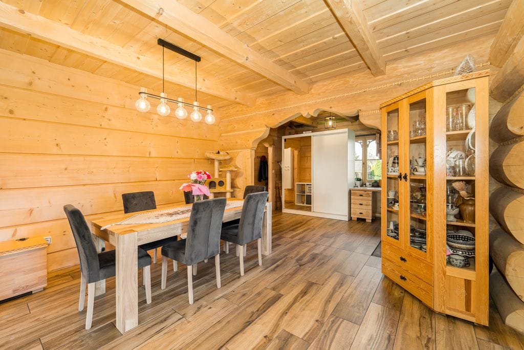 Dom 6 pokojowe na Sprzedaż