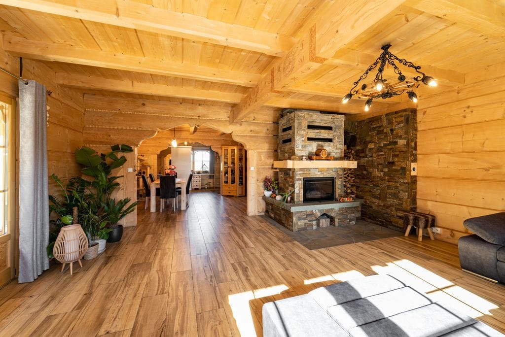 Dom 6 pokojowe na Sprzedaż