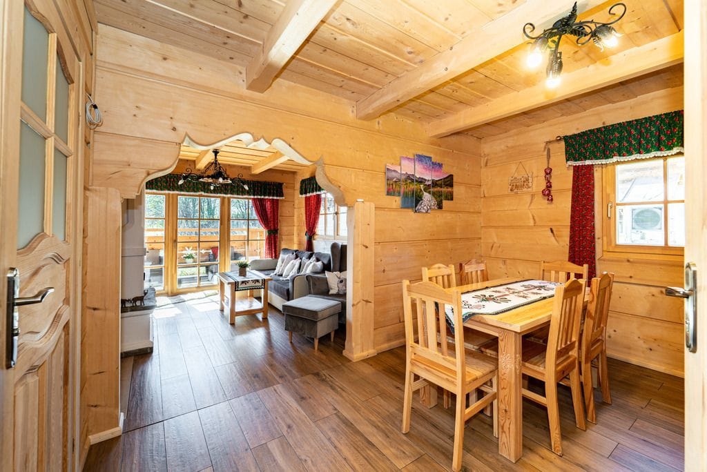 Dom 6 pokojowe na Sprzedaż