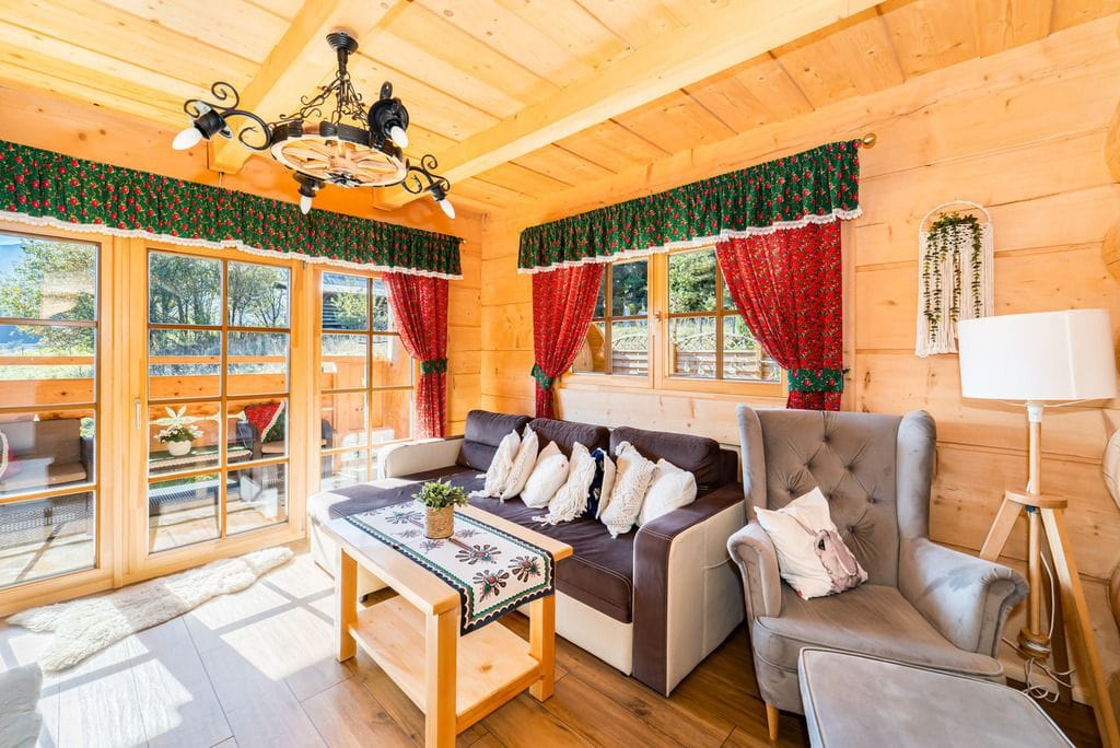 Dom 6 pokojowe na Sprzedaż