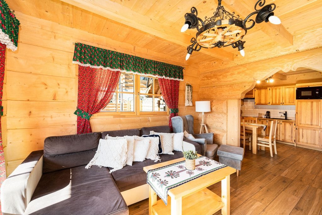 Dom 6 pokojowe na Sprzedaż