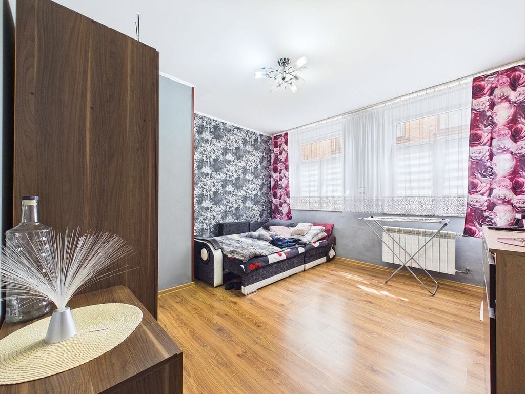 Dom 7 pokojowe na Sprzedaż