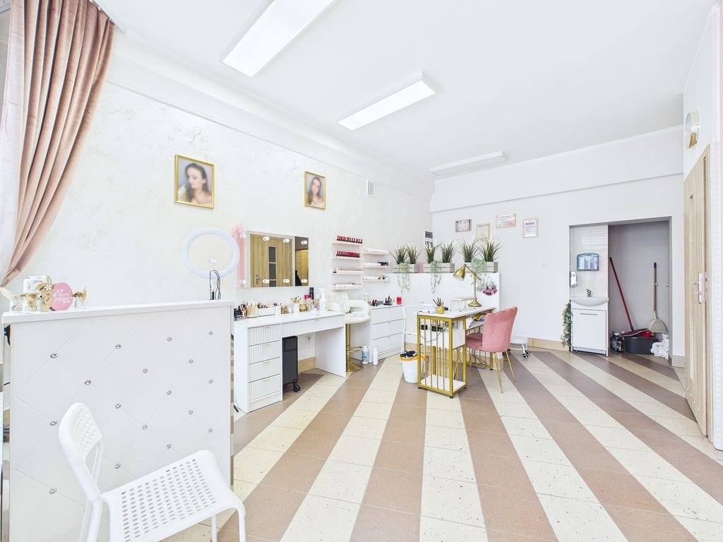 Dom 7 pokojowe na Sprzedaż