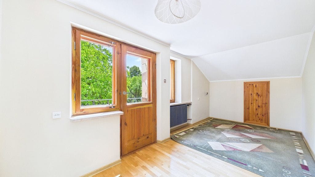 Dom  pokojowe na Sprzedaż