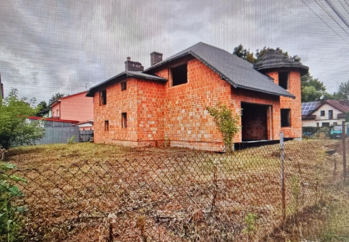 Dom 5 pokojowe na Sprzedaż