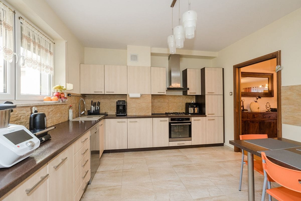 Dom 5 pokojowe na Sprzedaż