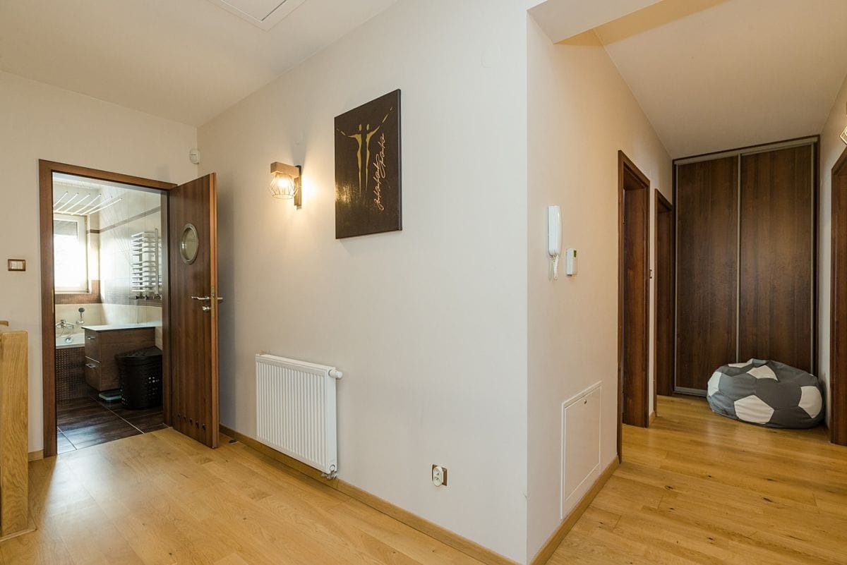 Dom 5 pokojowe na Sprzedaż