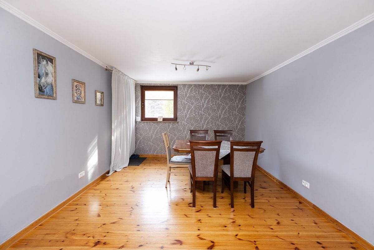 Dom 5 pokojowe na Sprzedaż