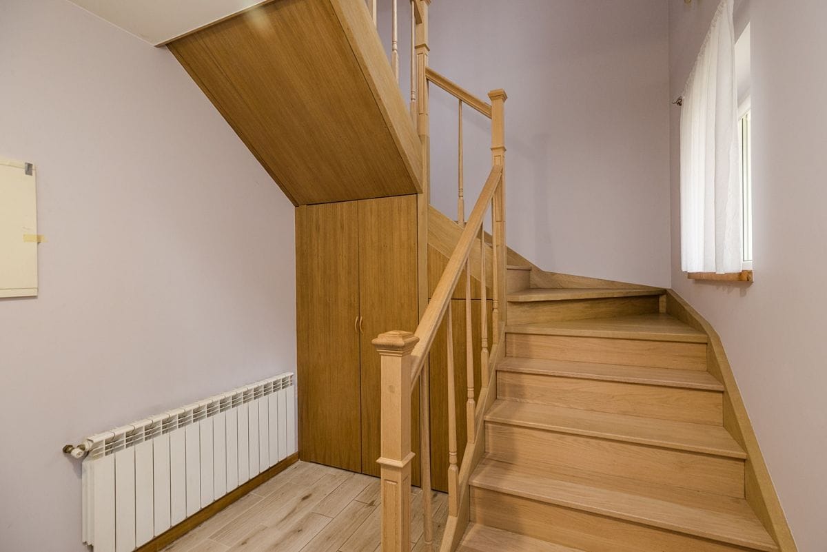 Dom 7 pokojowe na Sprzedaż