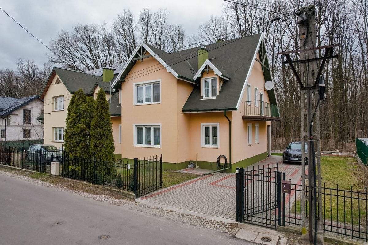 Dom 7 pokojowe na Sprzedaż