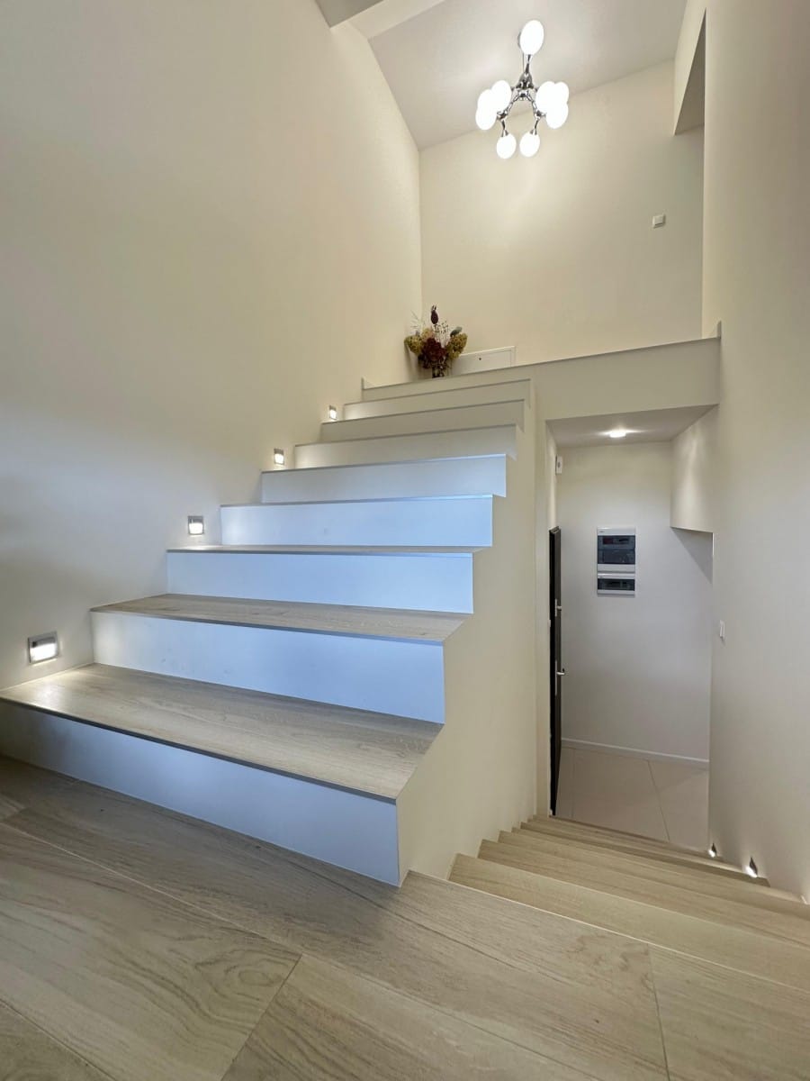 Mieszkanie 6 pokojowe na Sprzedaż