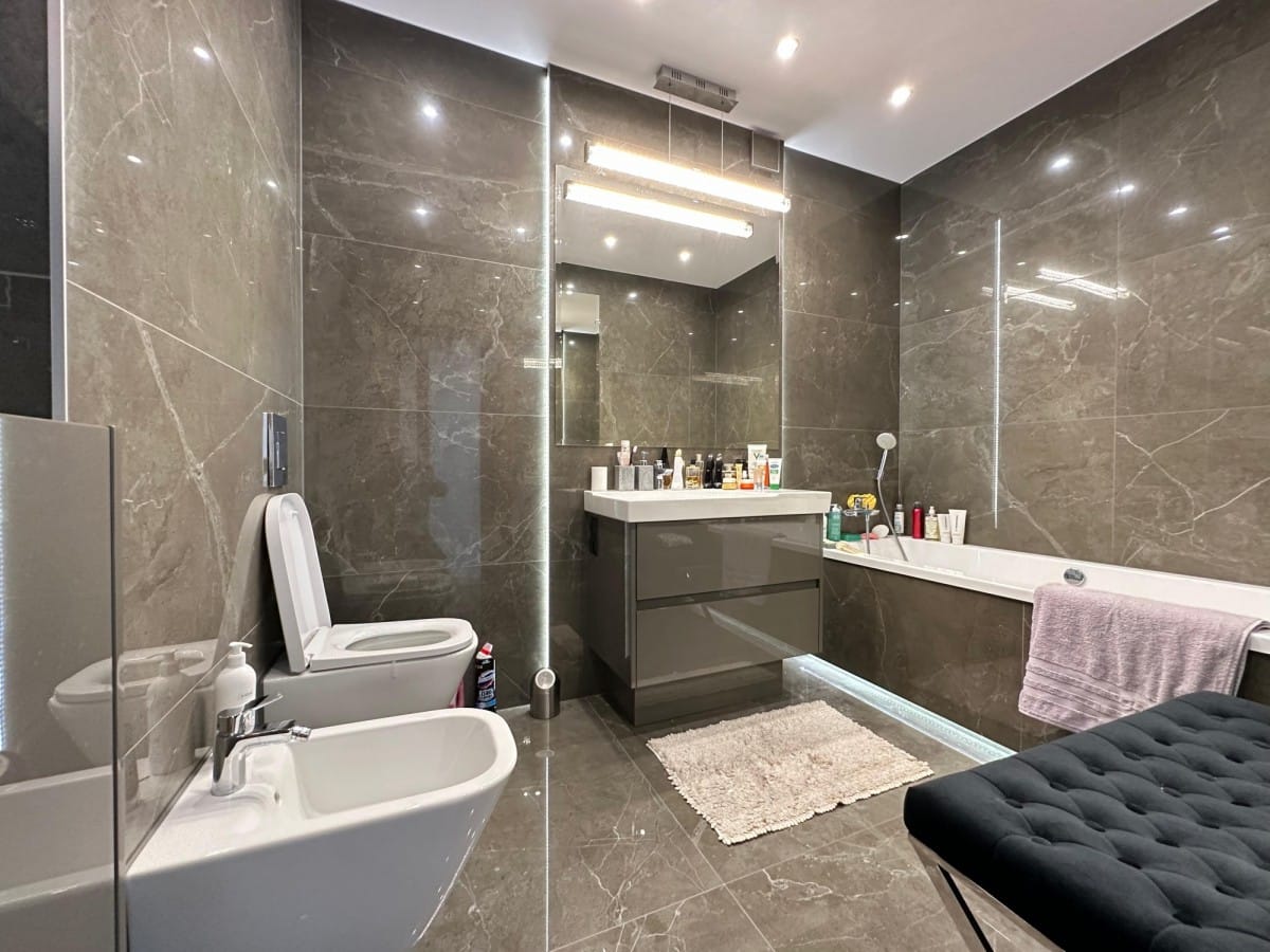 Mieszkanie 6 pokojowe na Sprzedaż