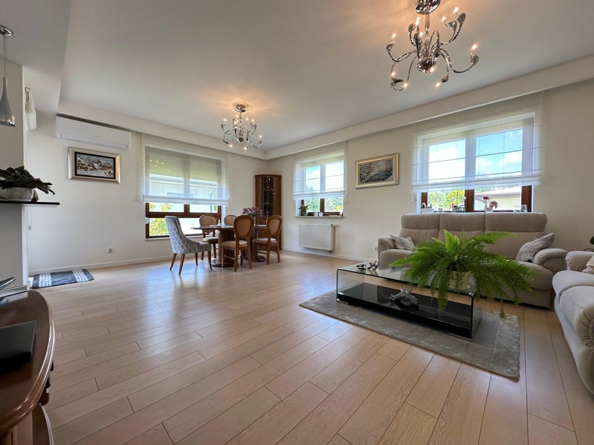 Mieszkanie 6 pokojowe na Sprzedaż