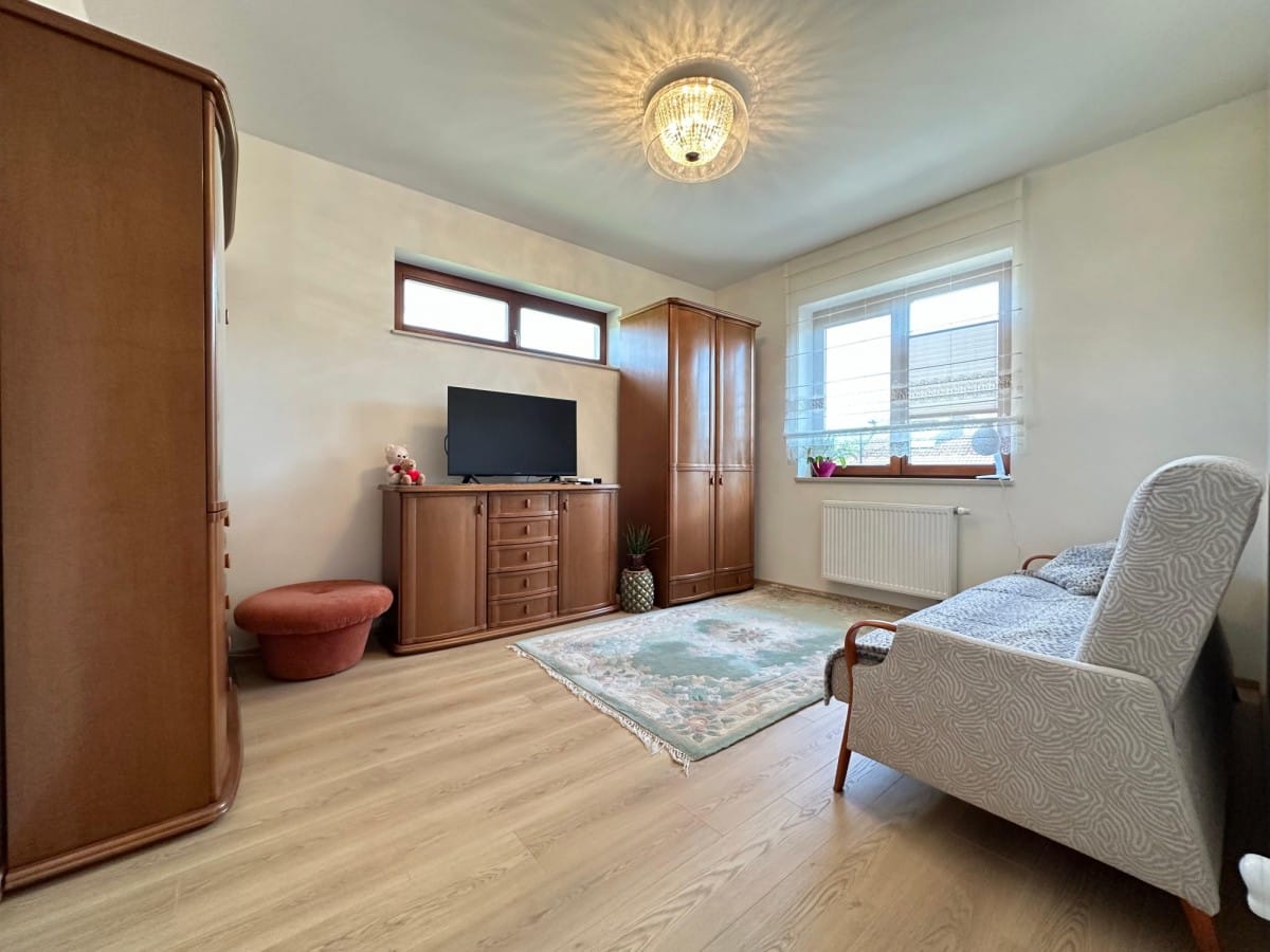 Mieszkanie 6 pokojowe na Sprzedaż