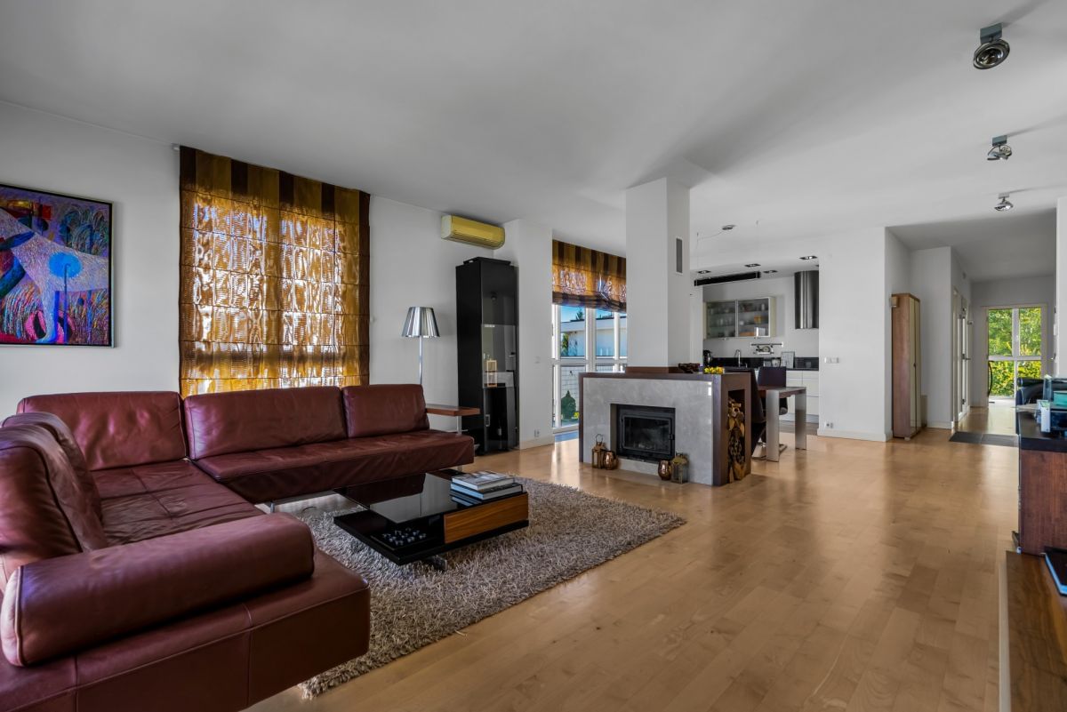 Mieszkanie 4 pokojowe na Sprzedaż