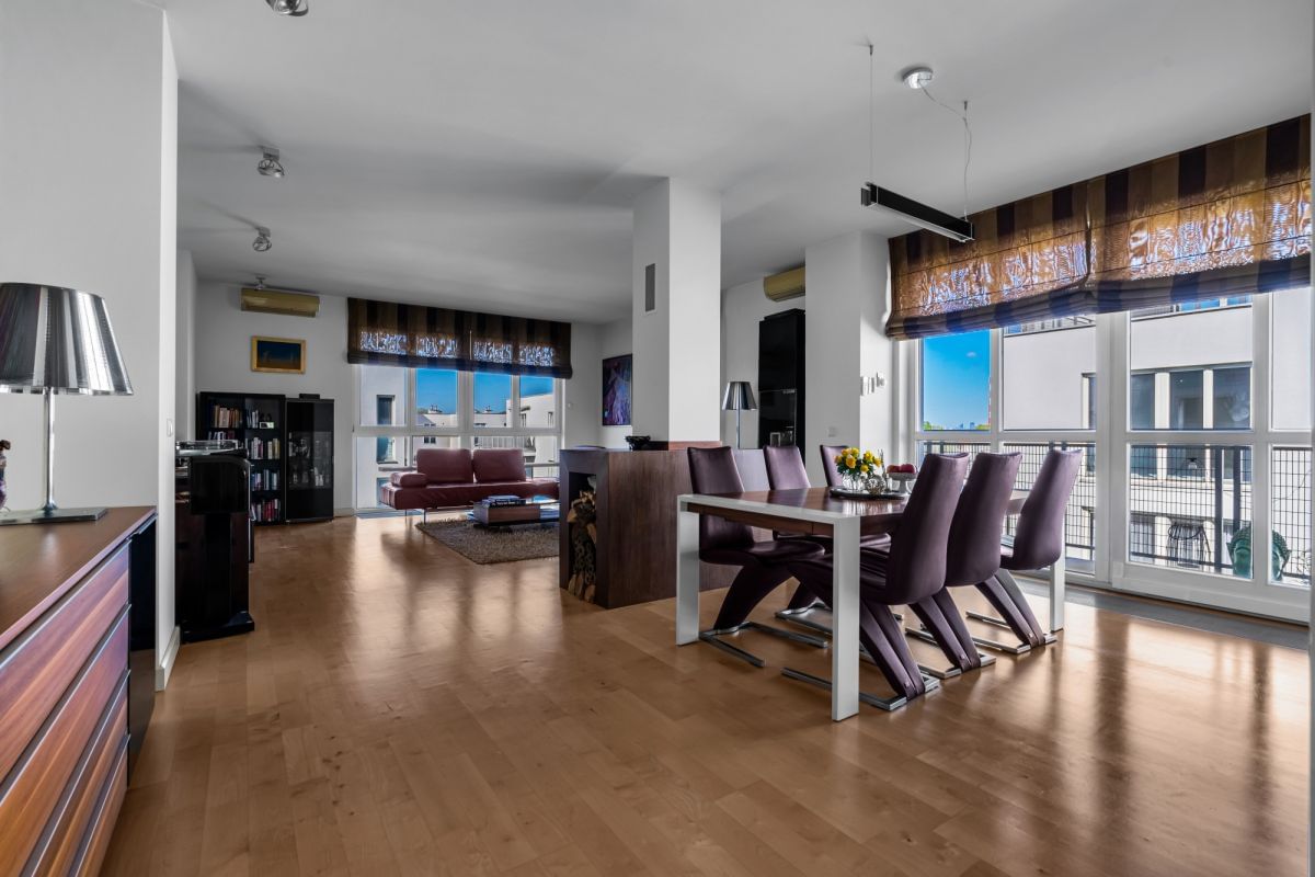 Mieszkanie 4 pokojowe na Sprzedaż