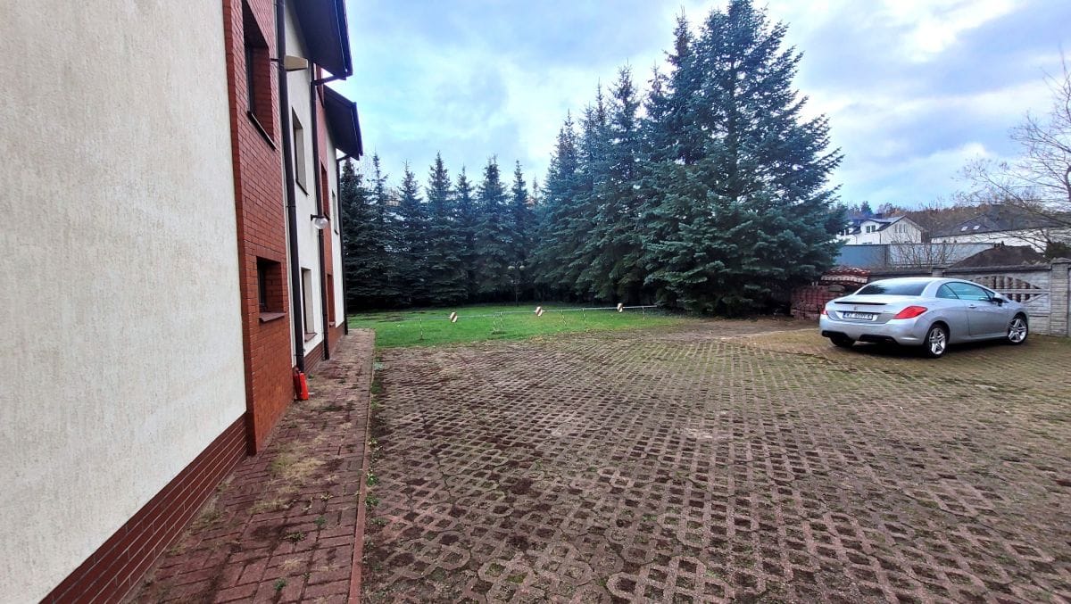 Lokal użytkowy  pokojowe na Sprzedaż