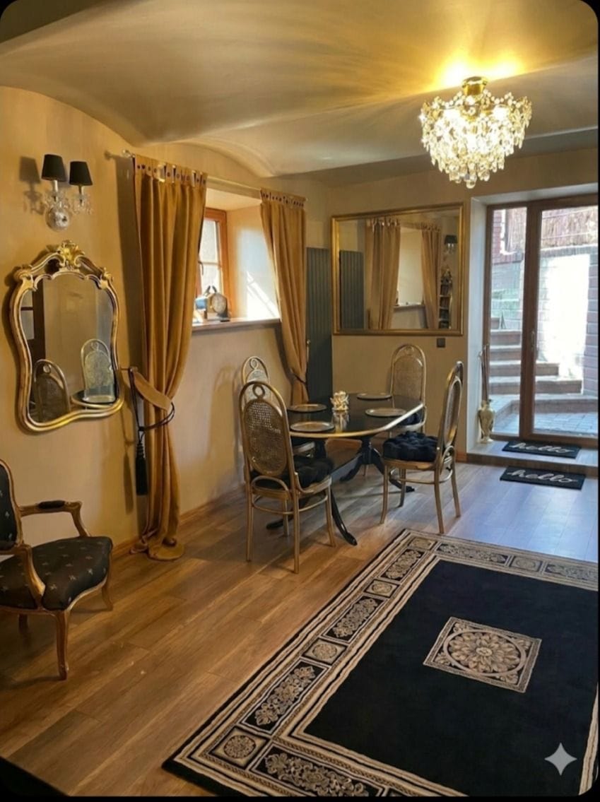 Dom 8 pokojowe na Sprzedaż