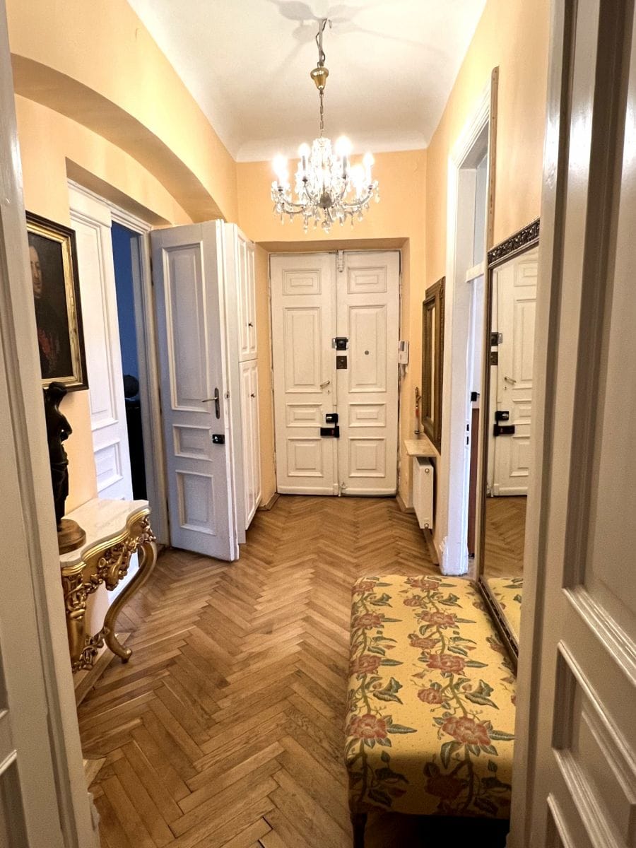 Mieszkanie 5 pokojowe na Sprzedaż