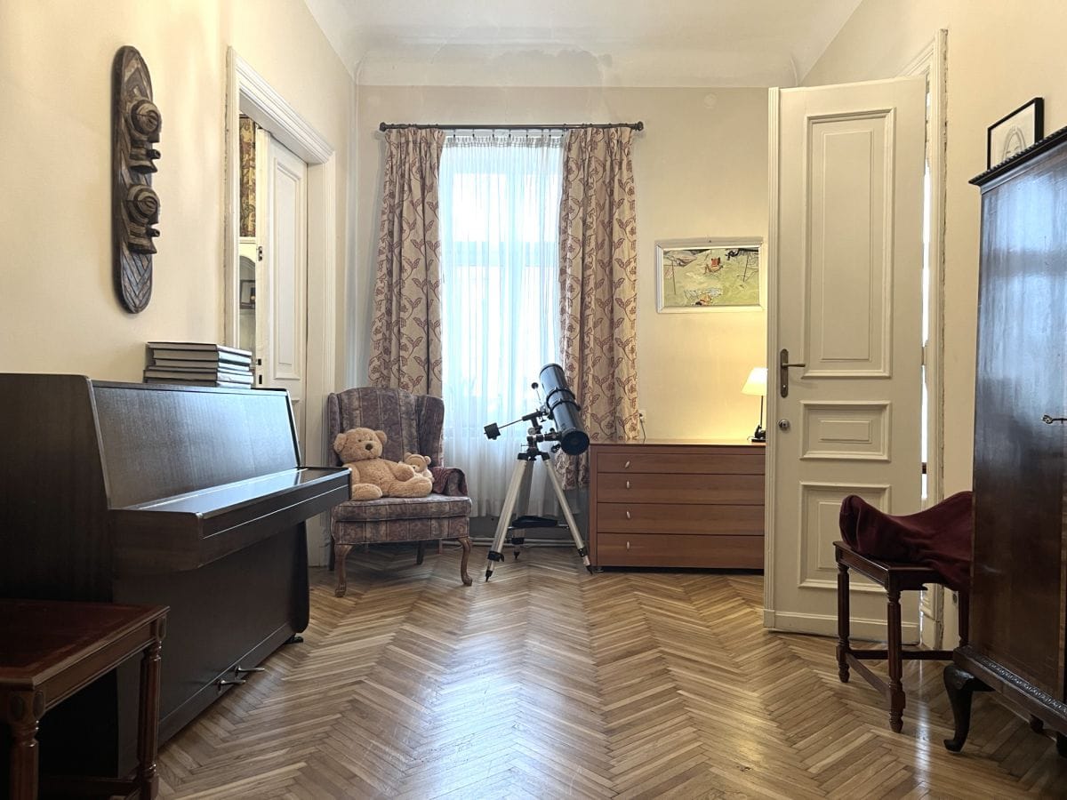 Mieszkanie 5 pokojowe na Sprzedaż