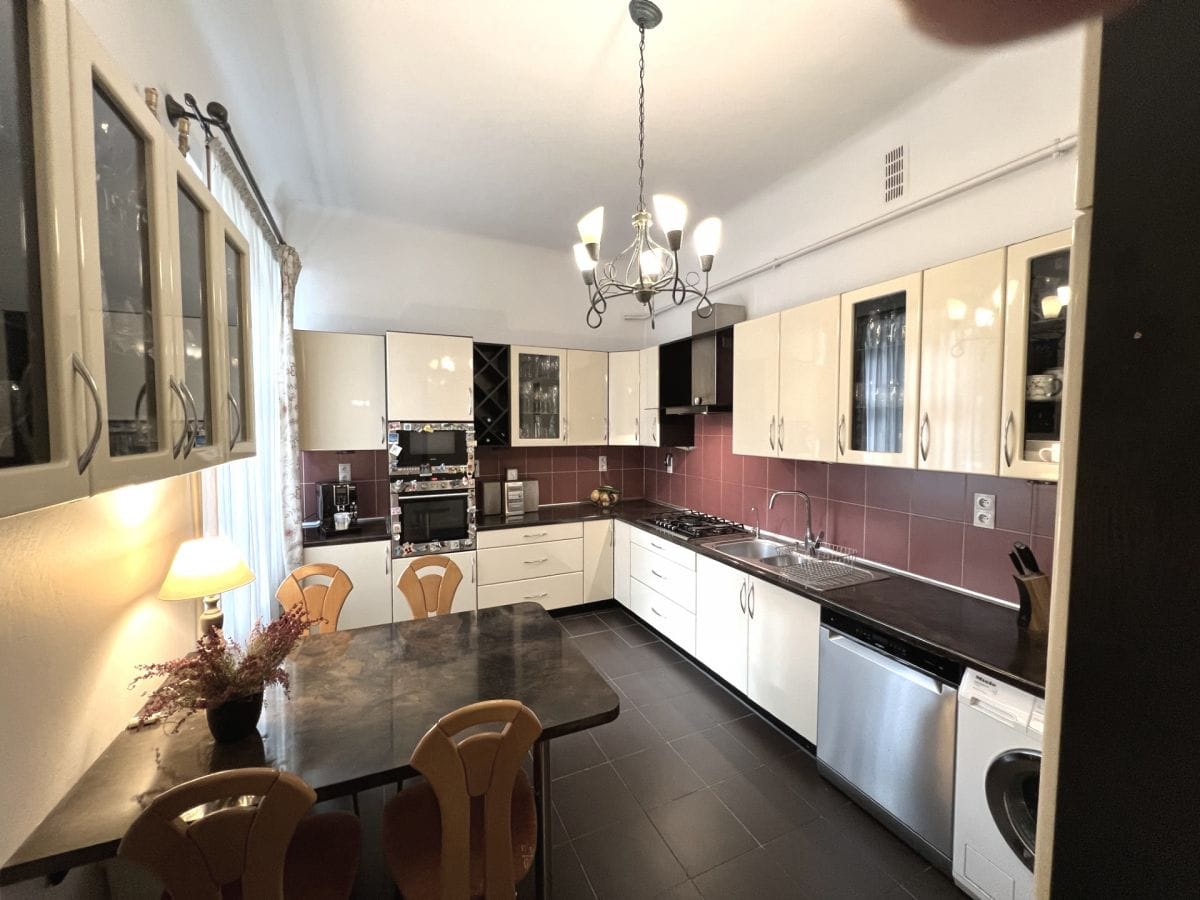 Mieszkanie 5 pokojowe na Sprzedaż