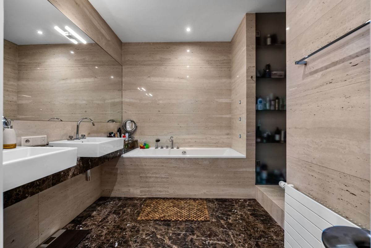 Mieszkanie 4 pokojowe na Sprzedaż